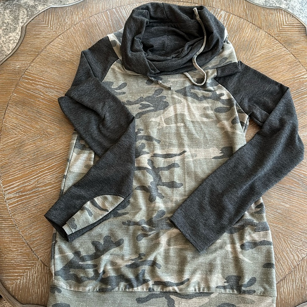 Cowl neck camo light weight sweatshirt